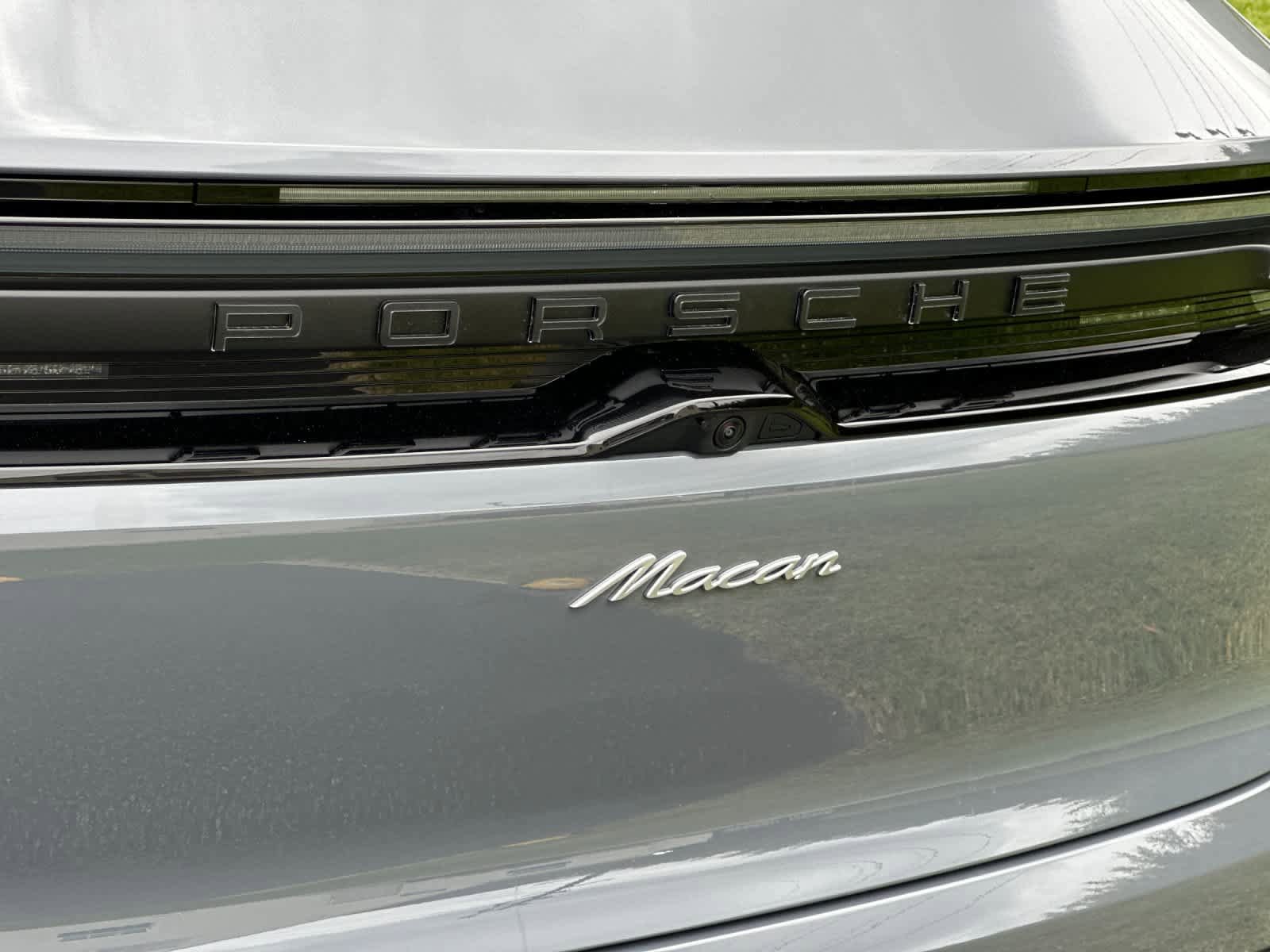 New 2026 Porsche Macan Electric RWD image 33