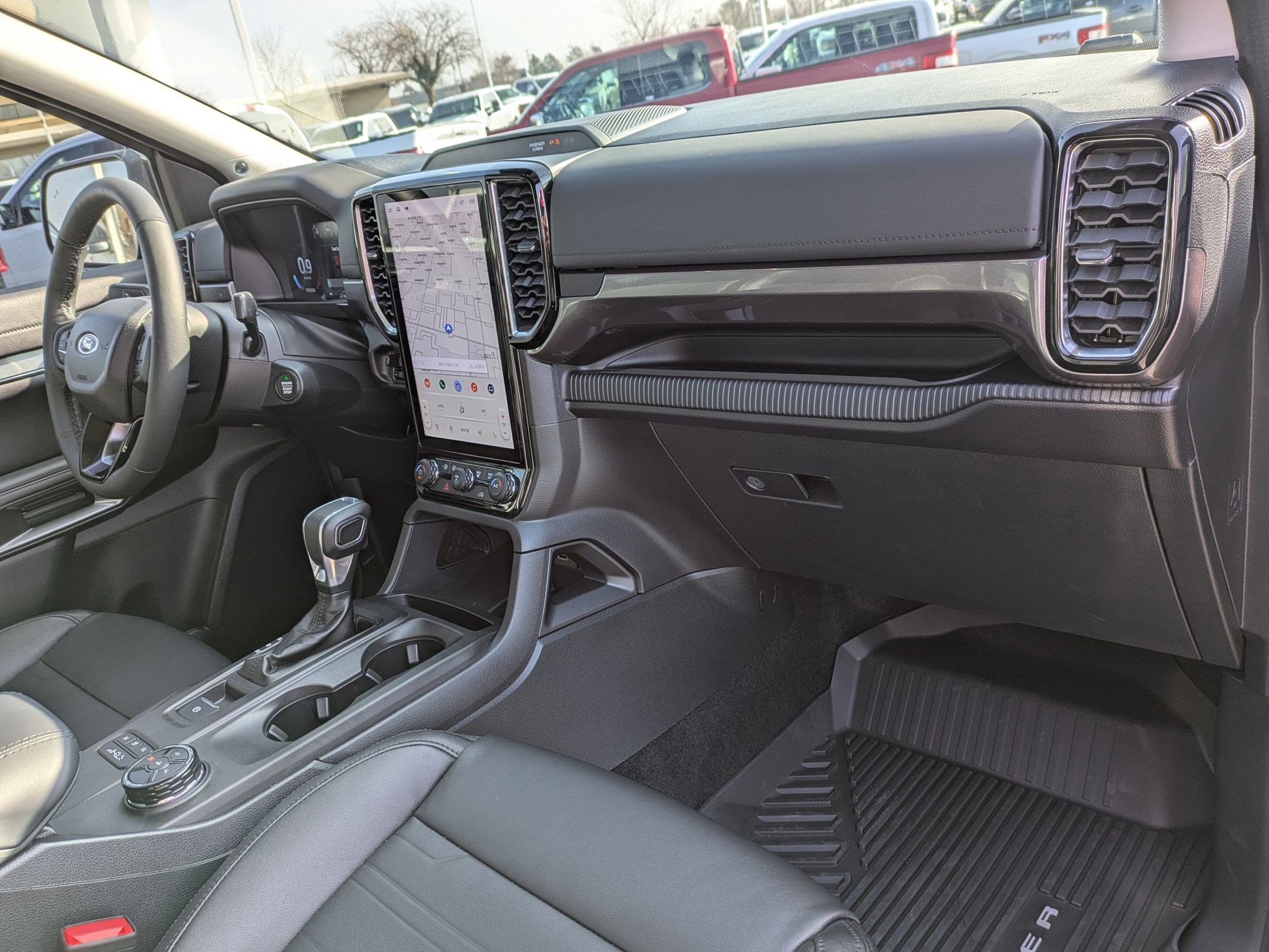 Used 2025 Ford Ranger Lariat w/ FX4 Off-Road Package image 36