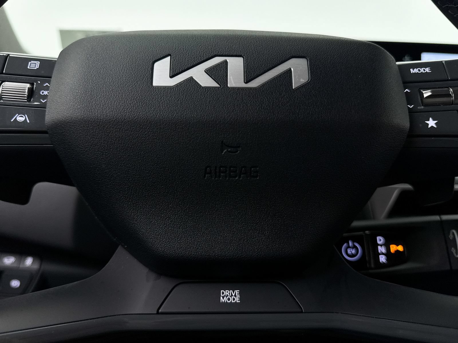Certified 2024 Kia EV9 Light Long Range RWD image 9