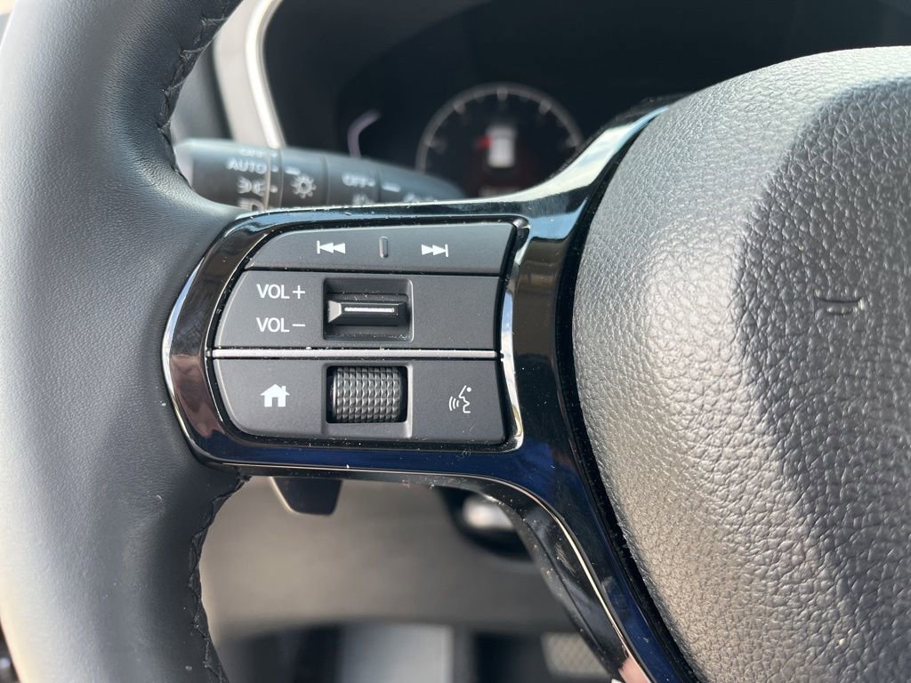 Certified 2025 Honda Pilot Touring image 22