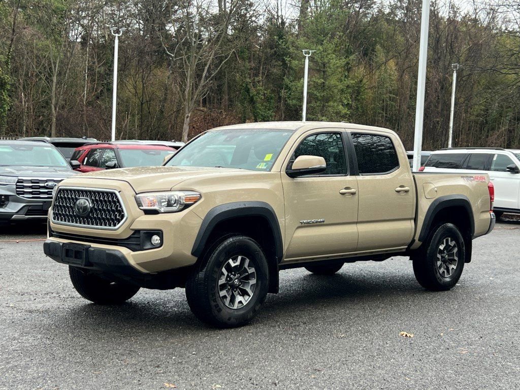 Used 2018 Toyota Tacoma TRD Off-Road image 3