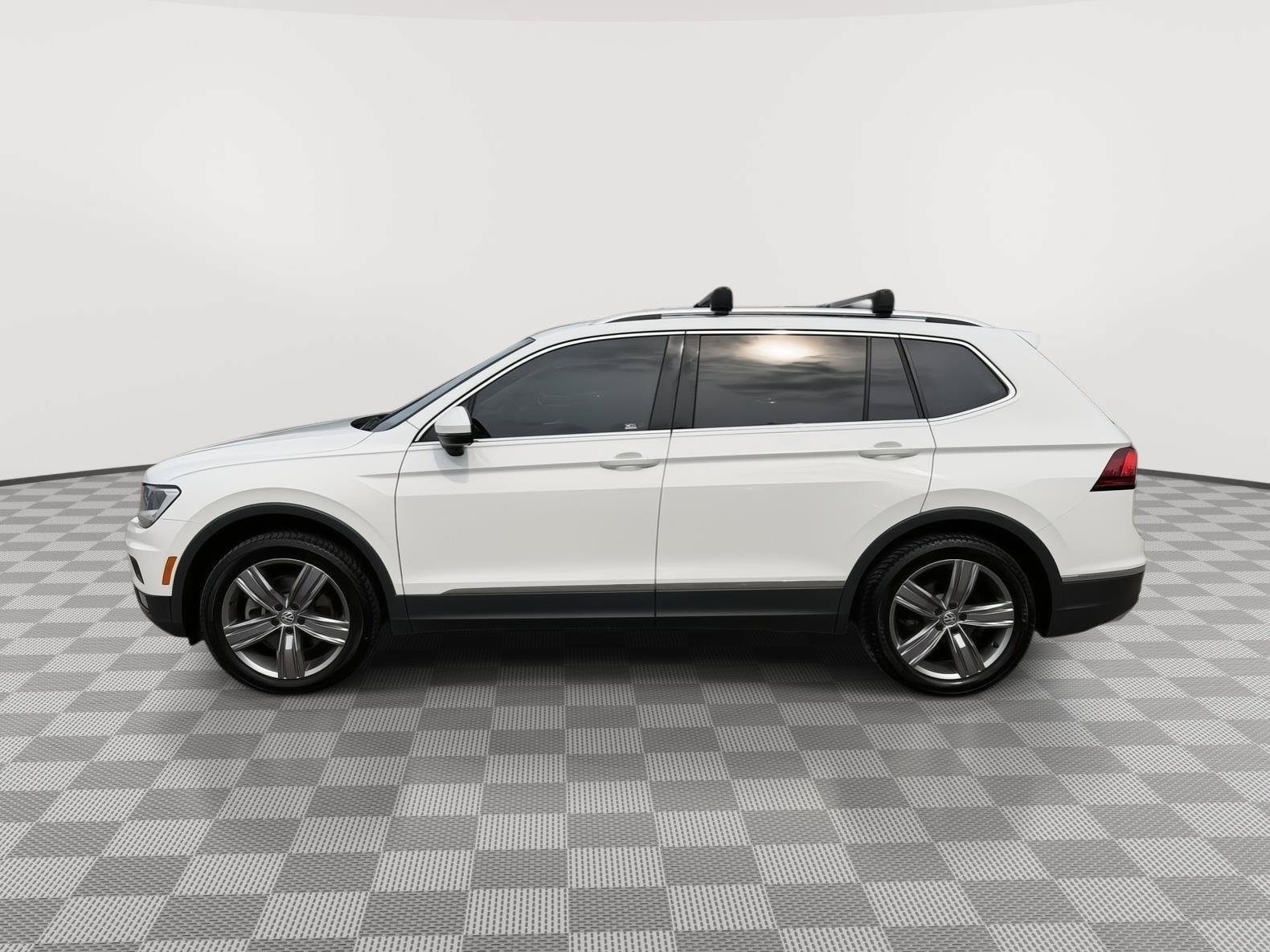 Used 2021 Volkswagen Tiguan SEL AWD/4WD image 4