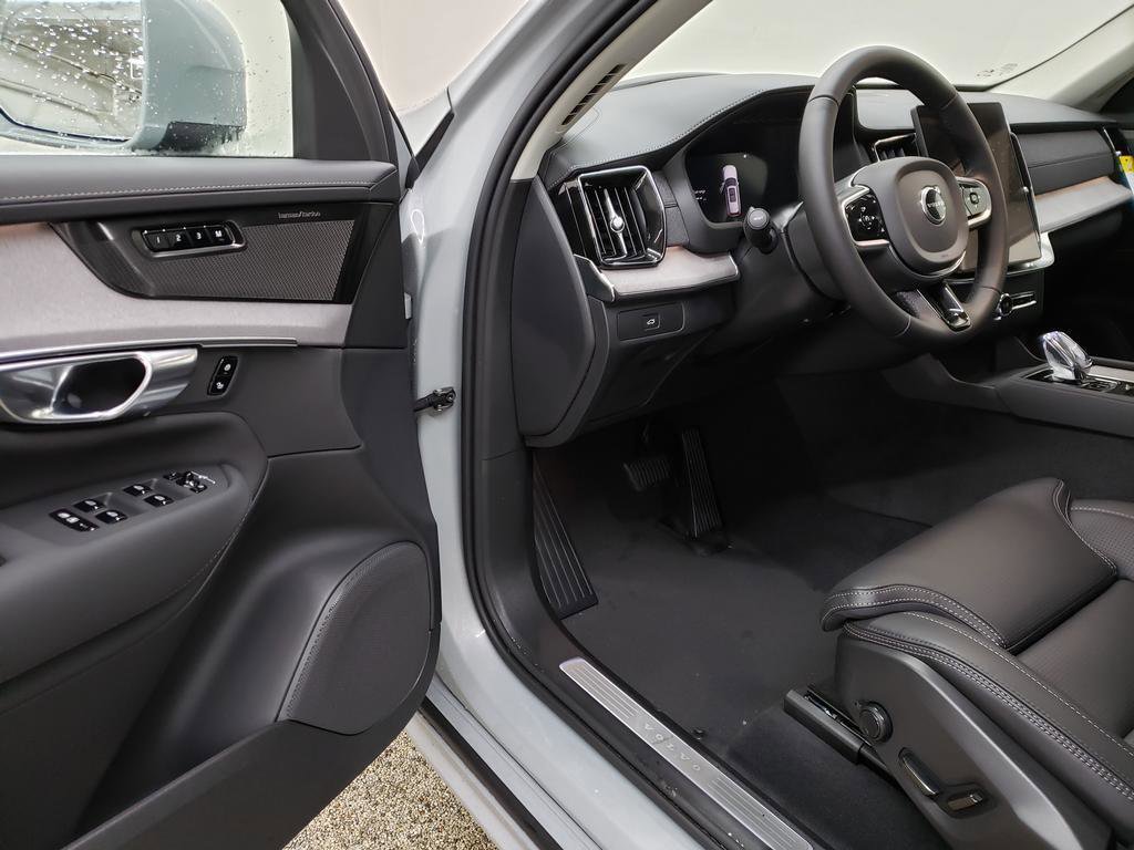 New 2026 Volvo XC90 B6 Ultra w/ Protection Package AWD/4WD image 6
