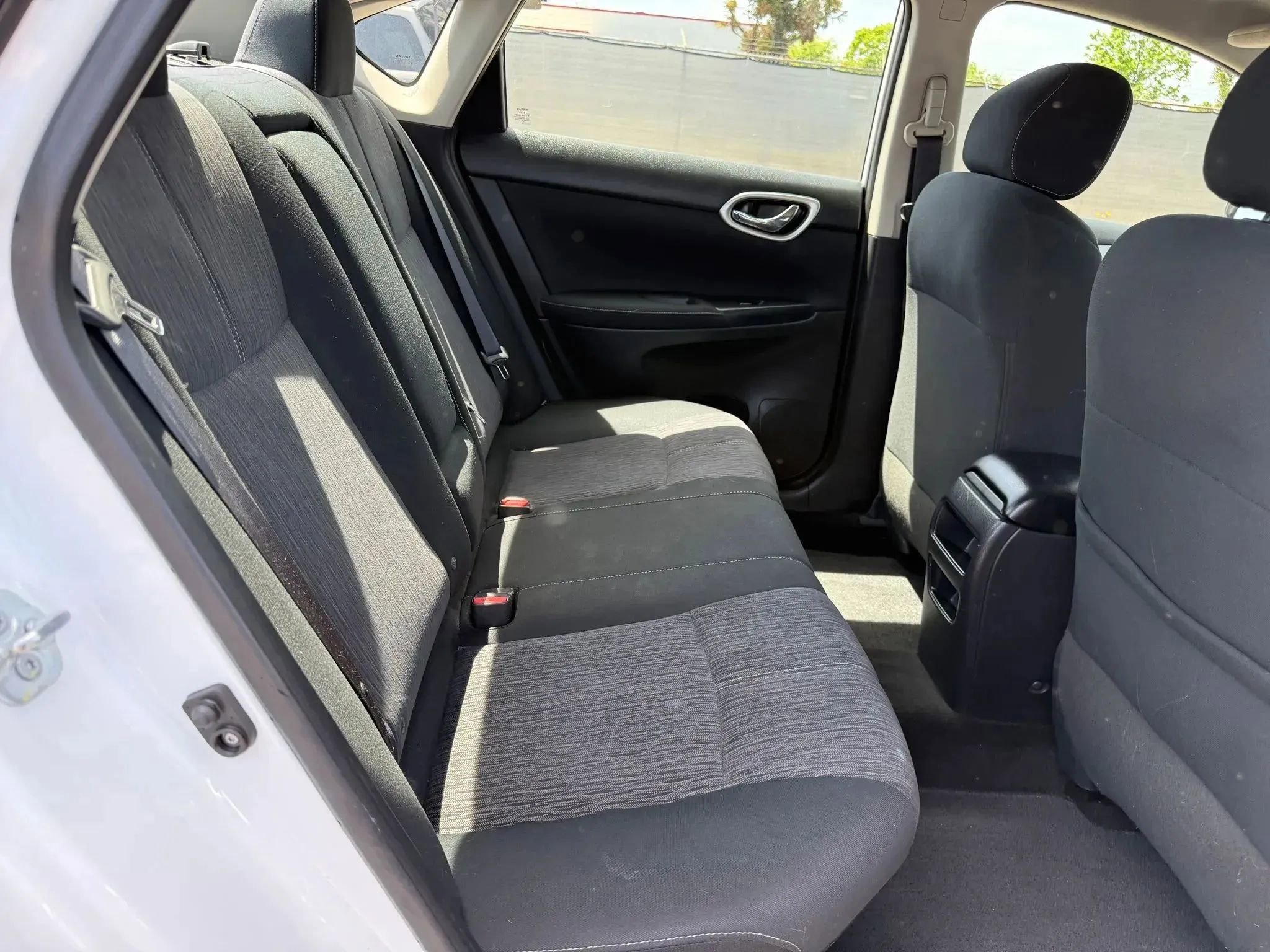 Used 2015 Nissan Sentra SV FWD image 20