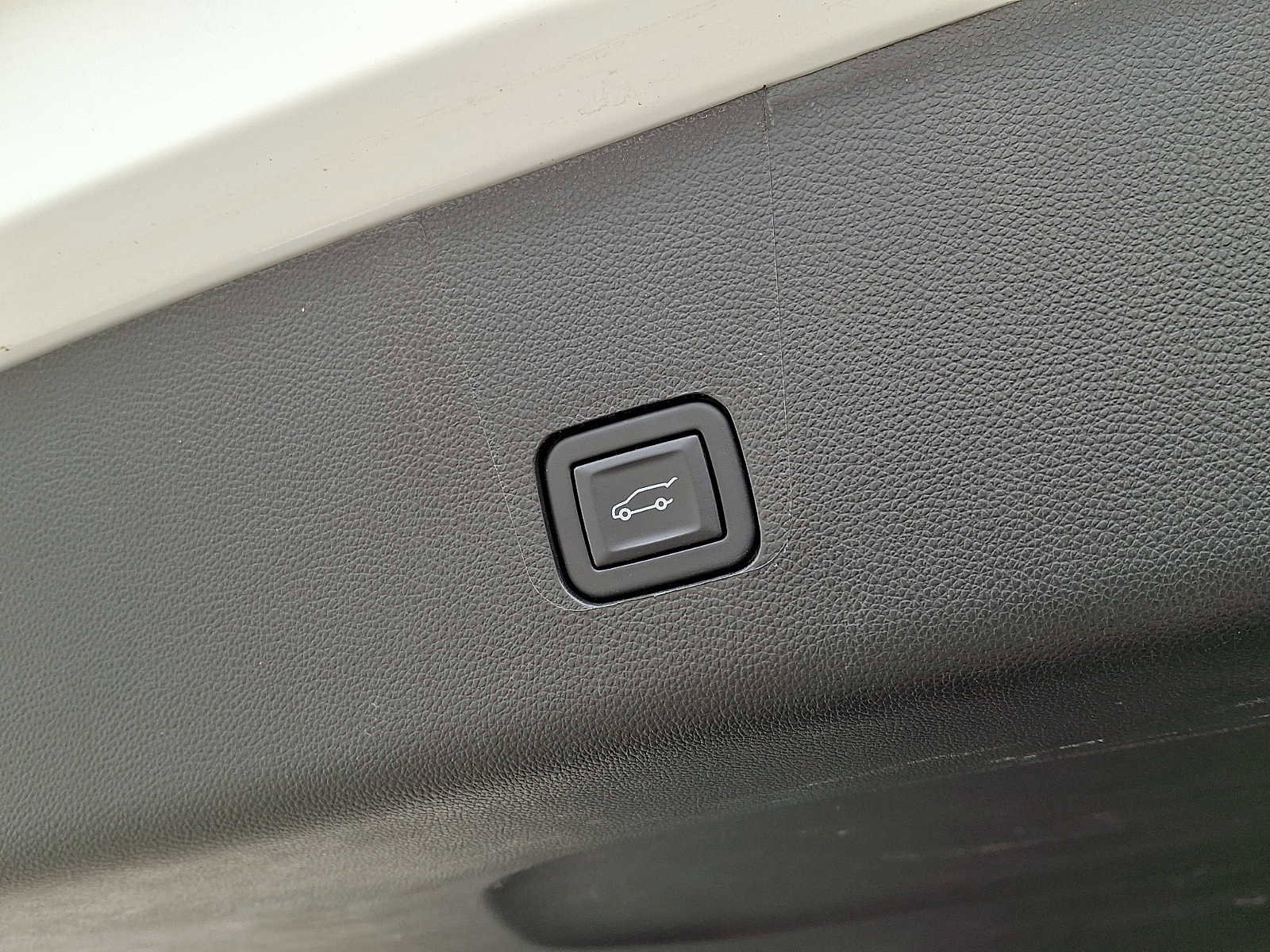 Used 2023 Chevrolet Traverse LT w/ LT Premium Package image 28