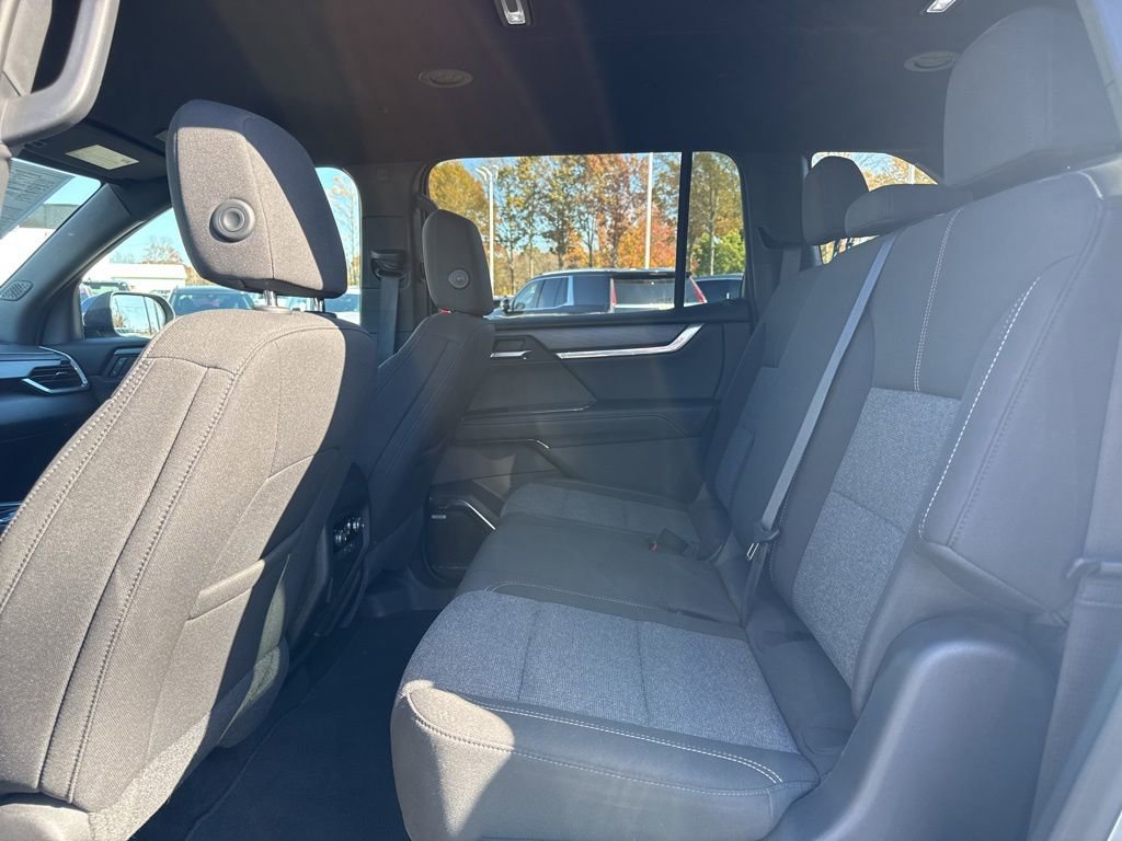 Used 2025 GMC Acadia Elevation image 11