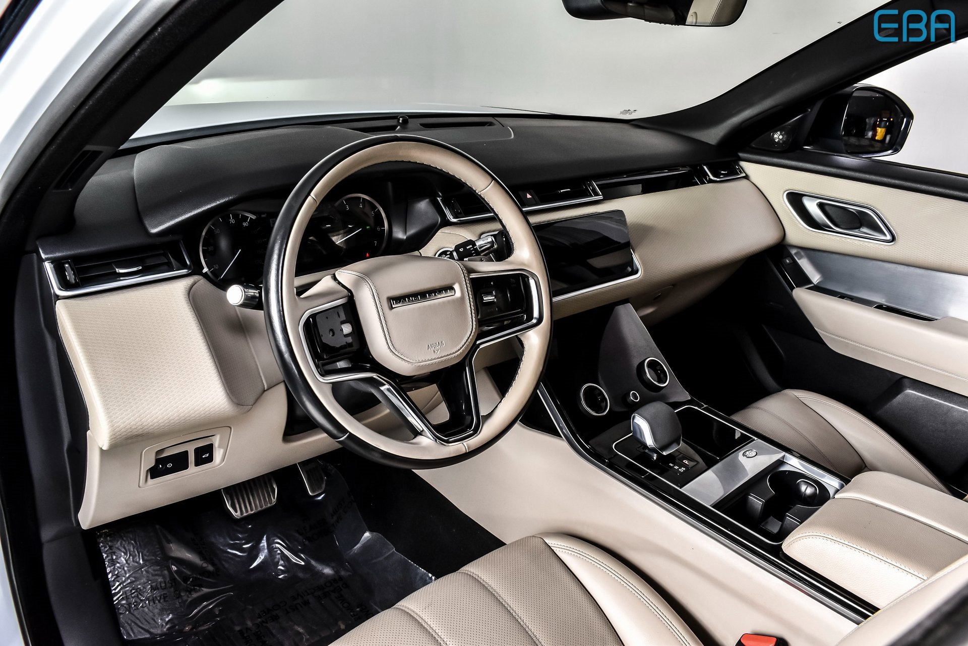 Used 2021 Land Rover Range Rover Velar R-Dynamic S image 17