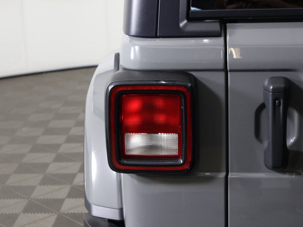 Used 2021 Jeep Wrangler Unlimited Sahara w/ Uconnect 4C Nav & Sound Group image 12