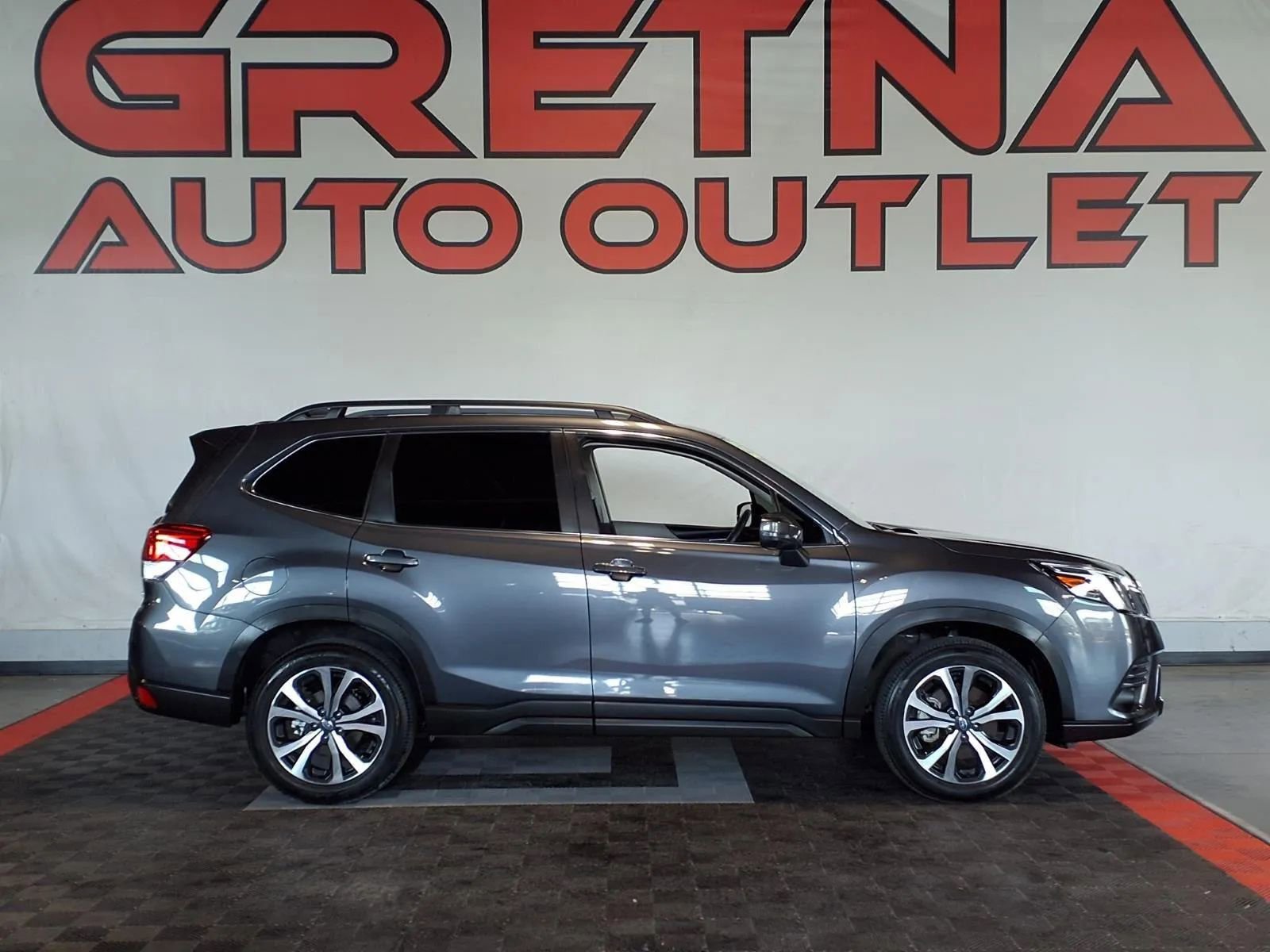 Used 2023 Subaru Forester Limited AWD/4WD image 1