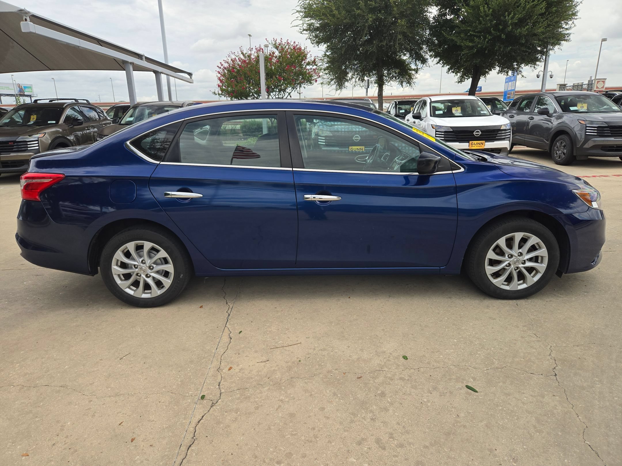 Used 2019 Nissan Sentra SV FWD image 2