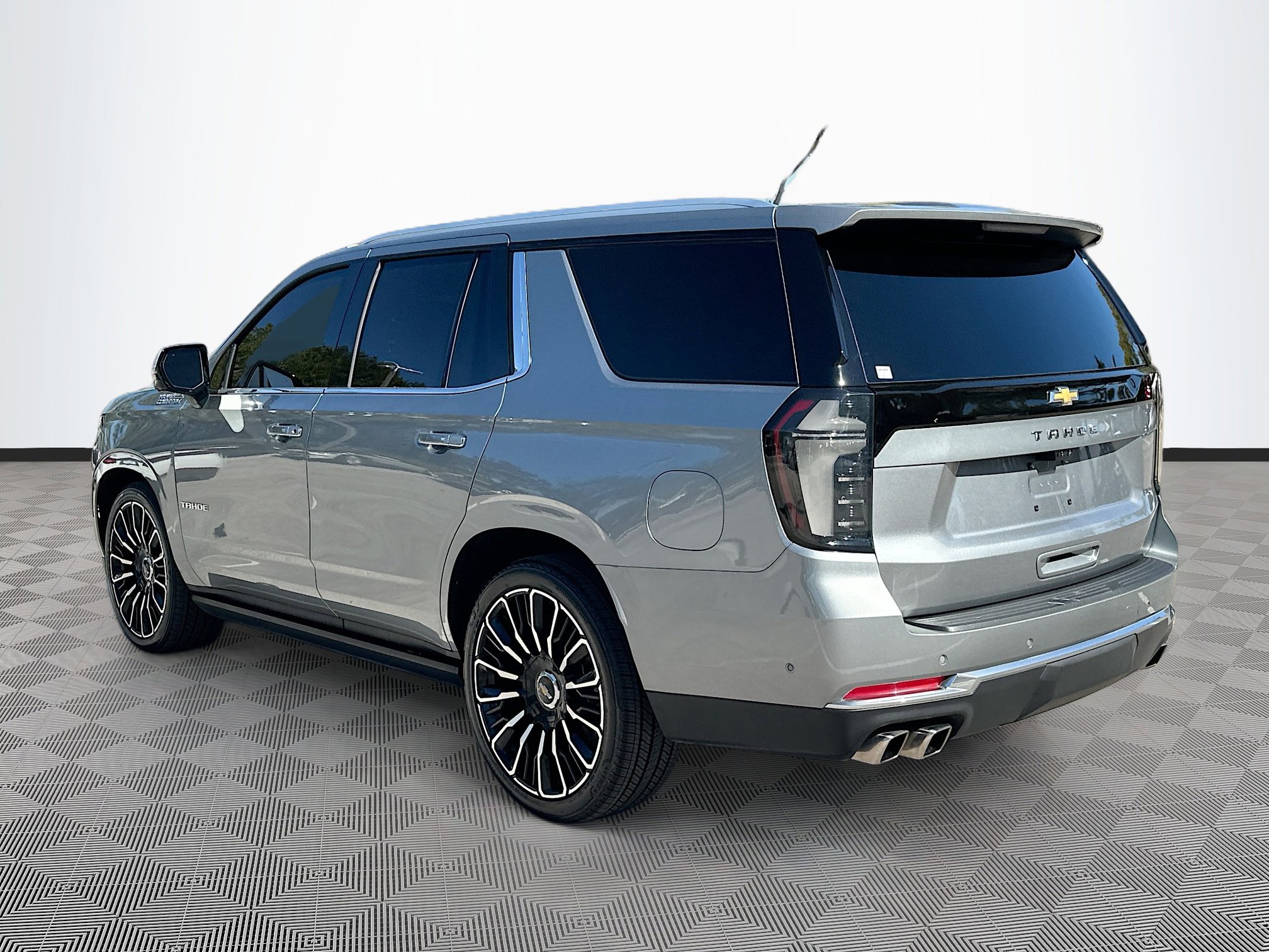 Used 2025 Chevrolet Tahoe High Country image 5