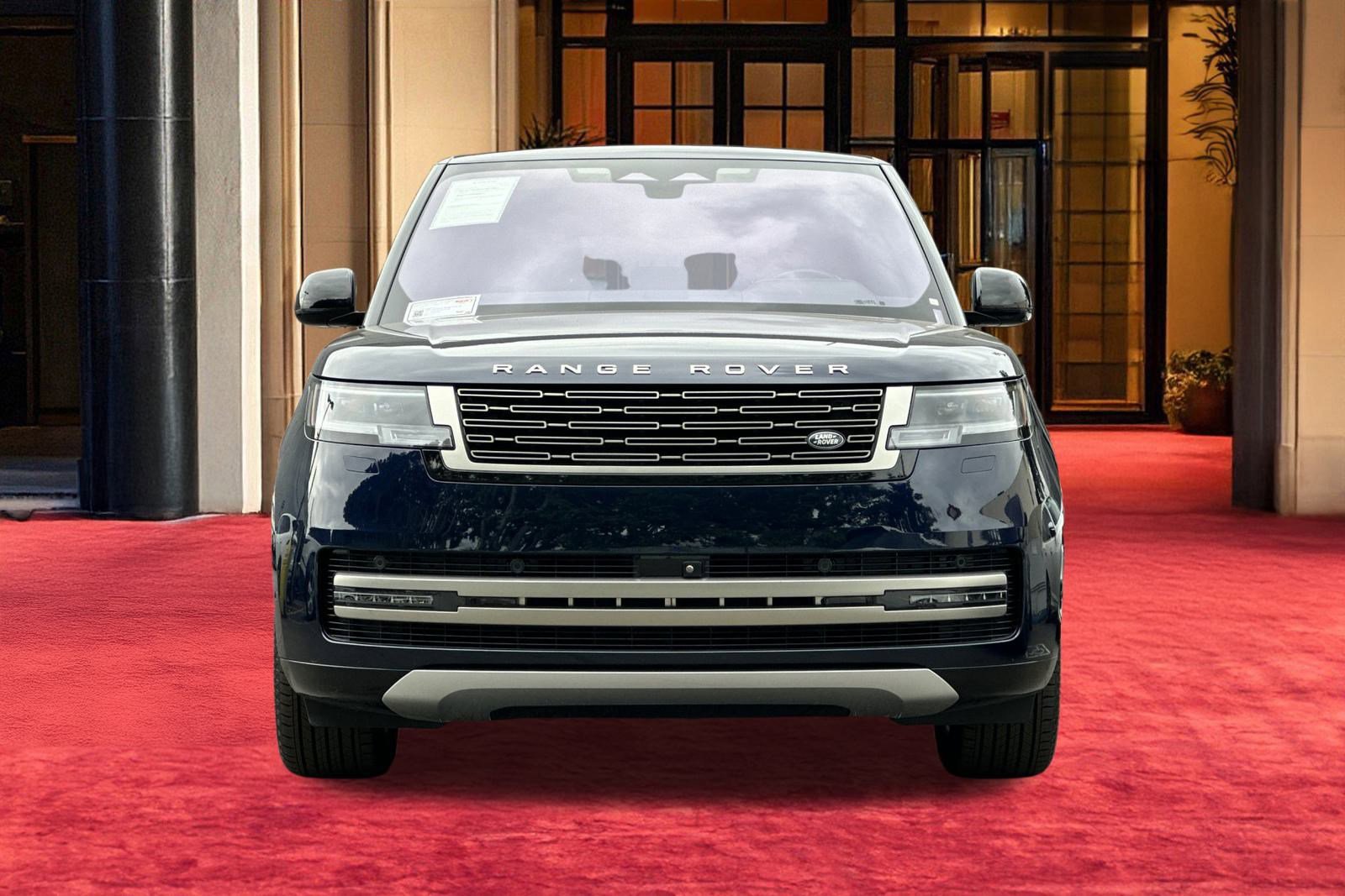 Used 2023 Land Rover Range Rover Long Wheelbase SE image 7