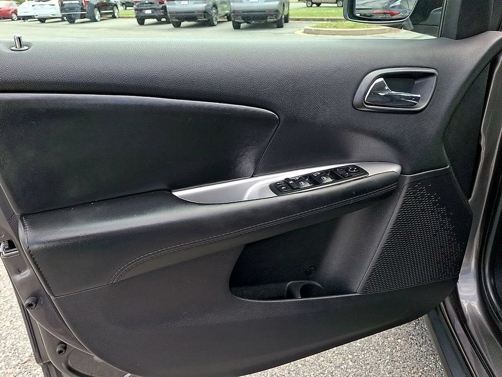 Used 2018 Dodge Journey SE w/ Popular Equipment Group FWD image 12