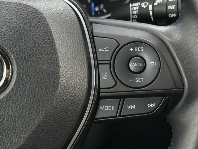 Used 2022 Toyota RAV4 SE AWD/4WD image 15