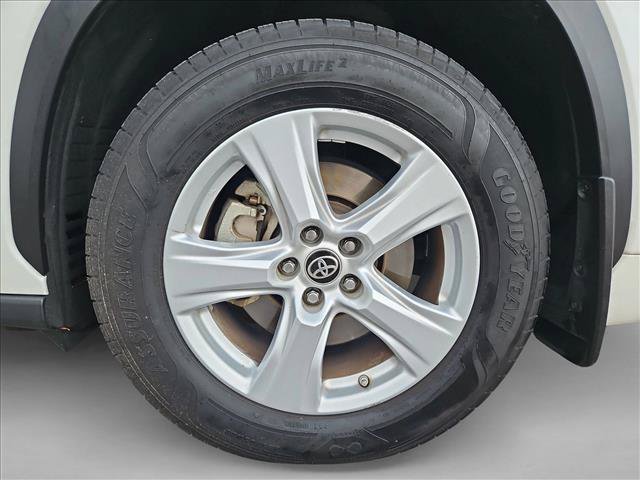 Used 2020 Toyota Highlander LE AWD/4WD image 24