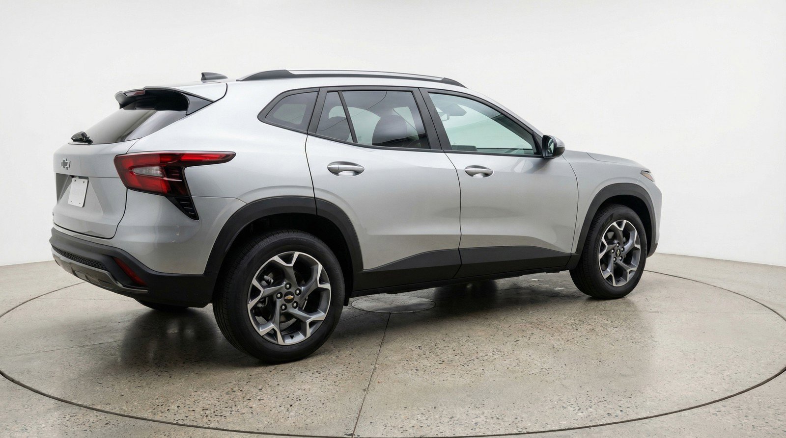 Used 2025 Chevrolet Trax LT FWD image 9