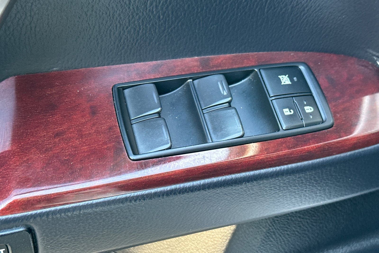 Used 2017 Lexus GX 460 Premium w/ Premium Package image 12