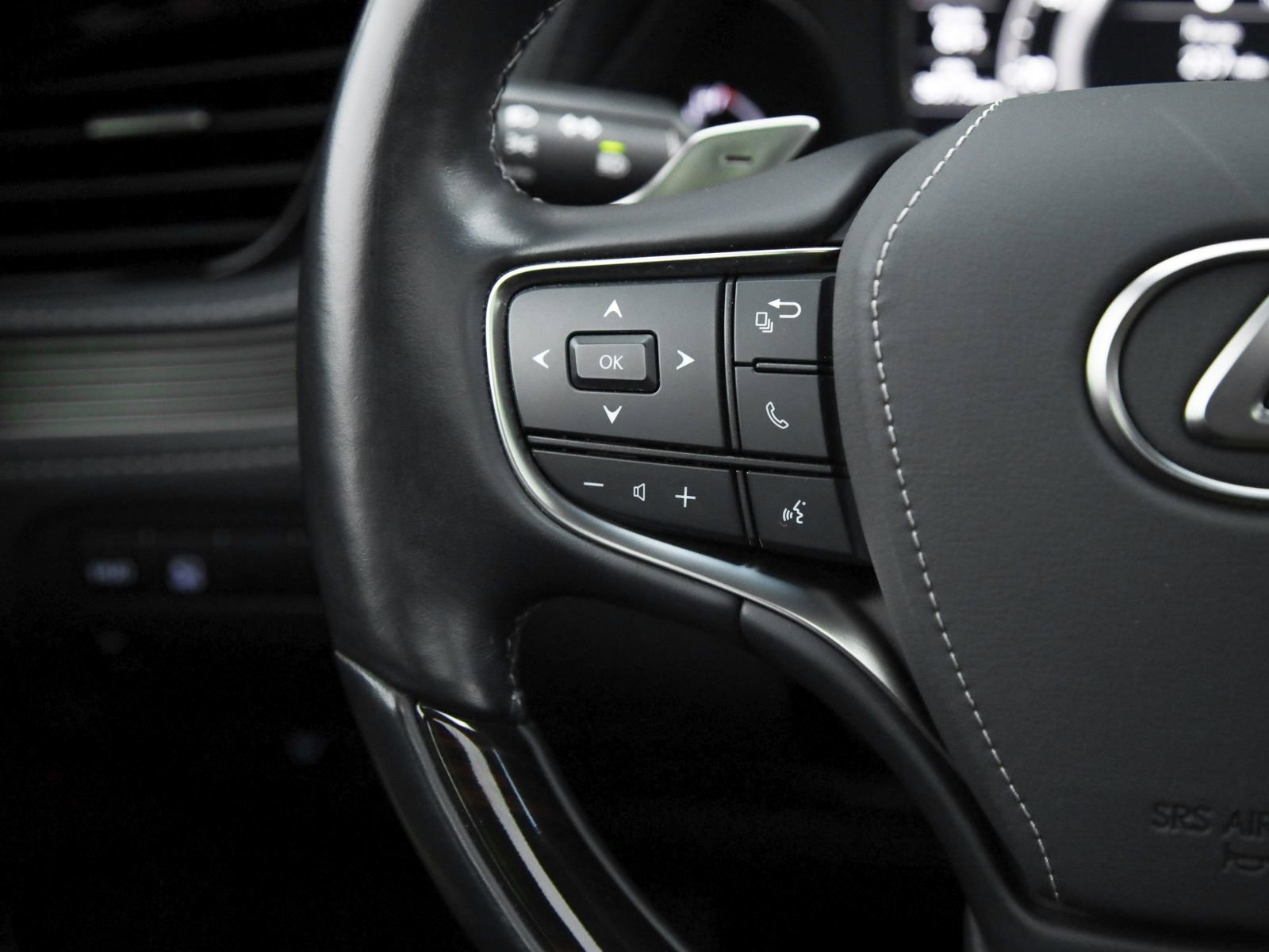 Used 2022 Lexus LS 500 w/ Interior Upgrade Package RWD image 15