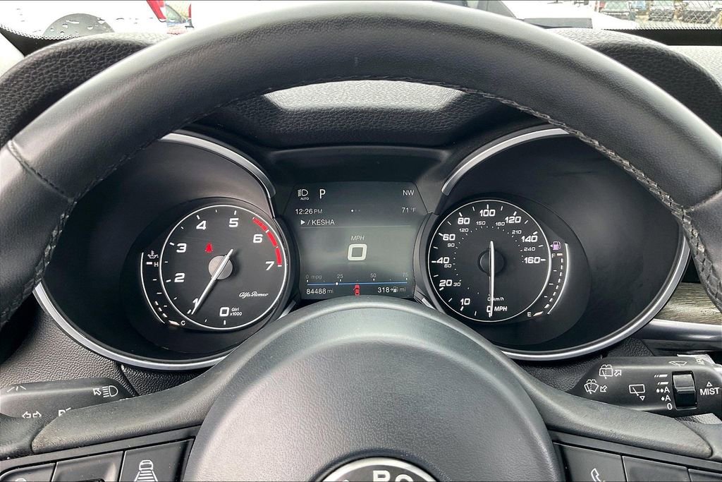 Used 2018 Alfa Romeo Stelvio Ti AWD/4WD image 19