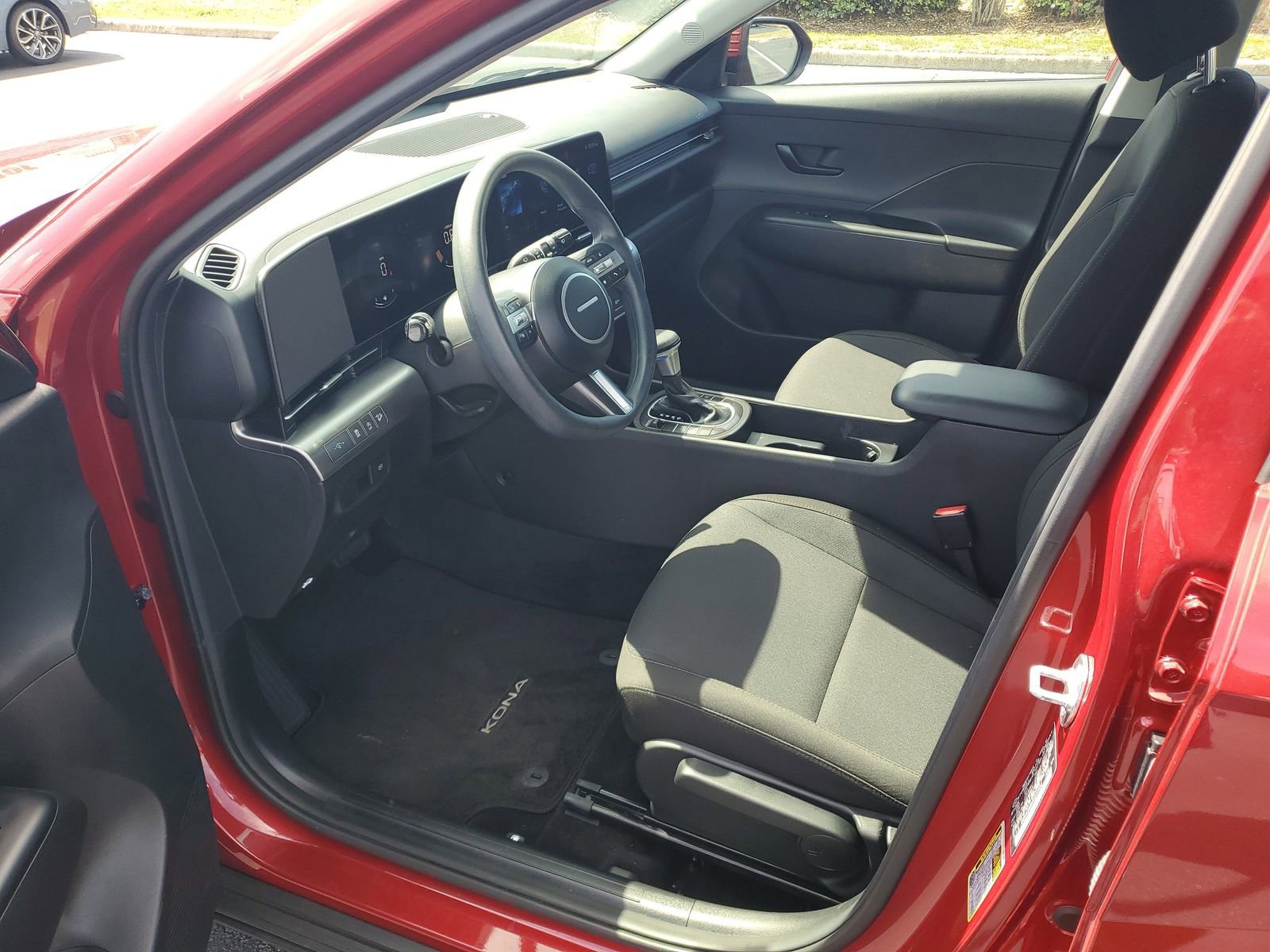 Used 2025 Hyundai Kona SE FWD image 15