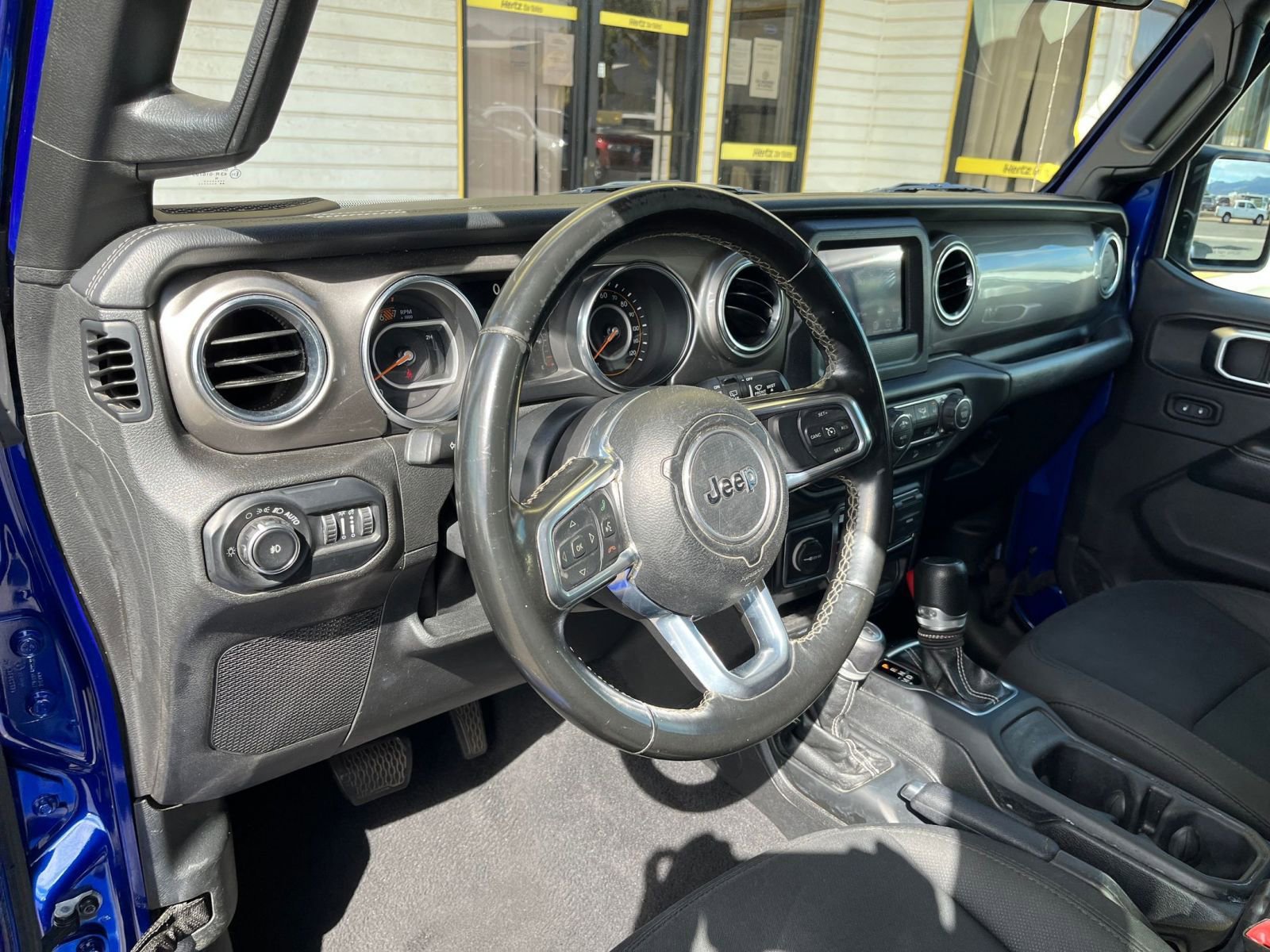 Used 2020 Jeep Wrangler Unlimited Sahara image 33
