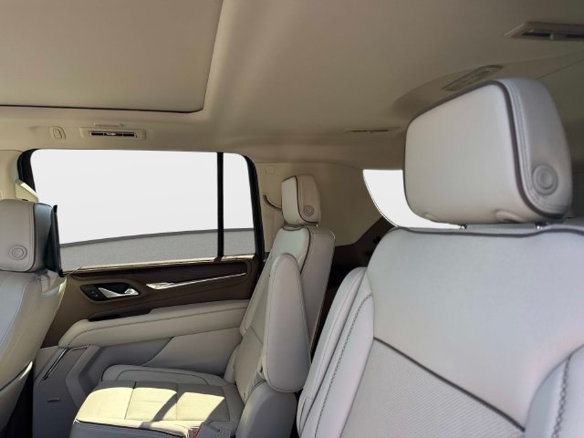 Used 2023 GMC Yukon XL Denali w/ Advanced Technology Package AWD/4WD image 14