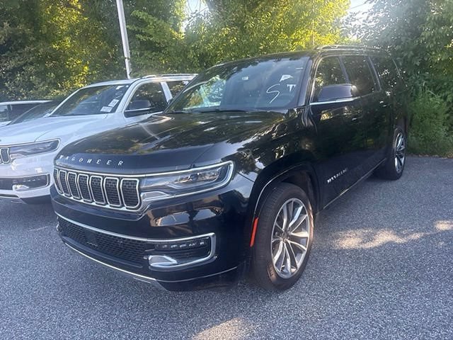 Used 2024 Jeep Wagoneer L Series III w/ Premium Group I AWD/4WD image 16