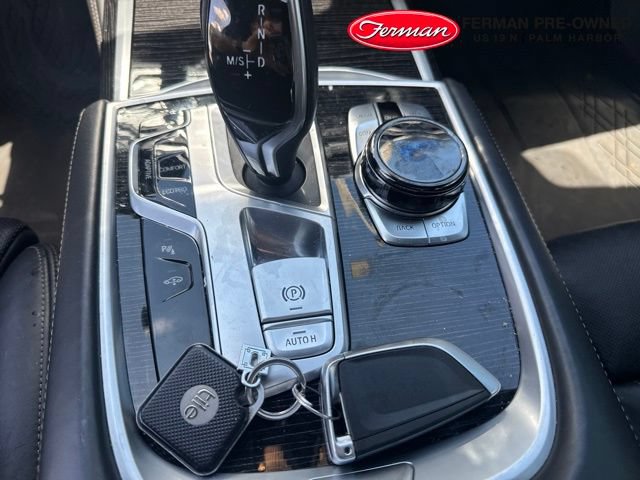 Used 2019 BMW 750i xDrive w/ Luxury Rear Seating Package AWD/4WD image 4
