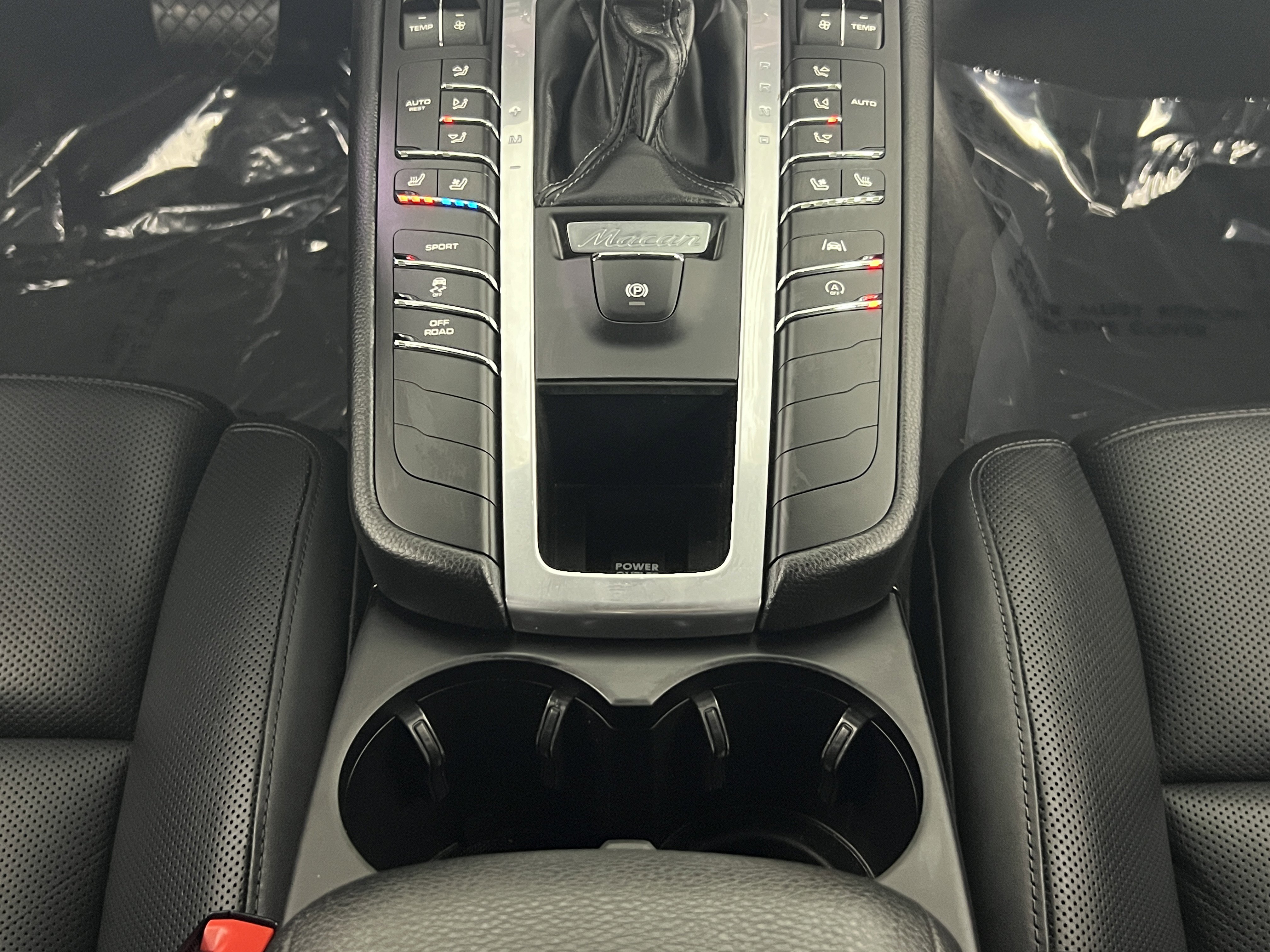 Certified 2019 Porsche Macan AWD/4WD image 20