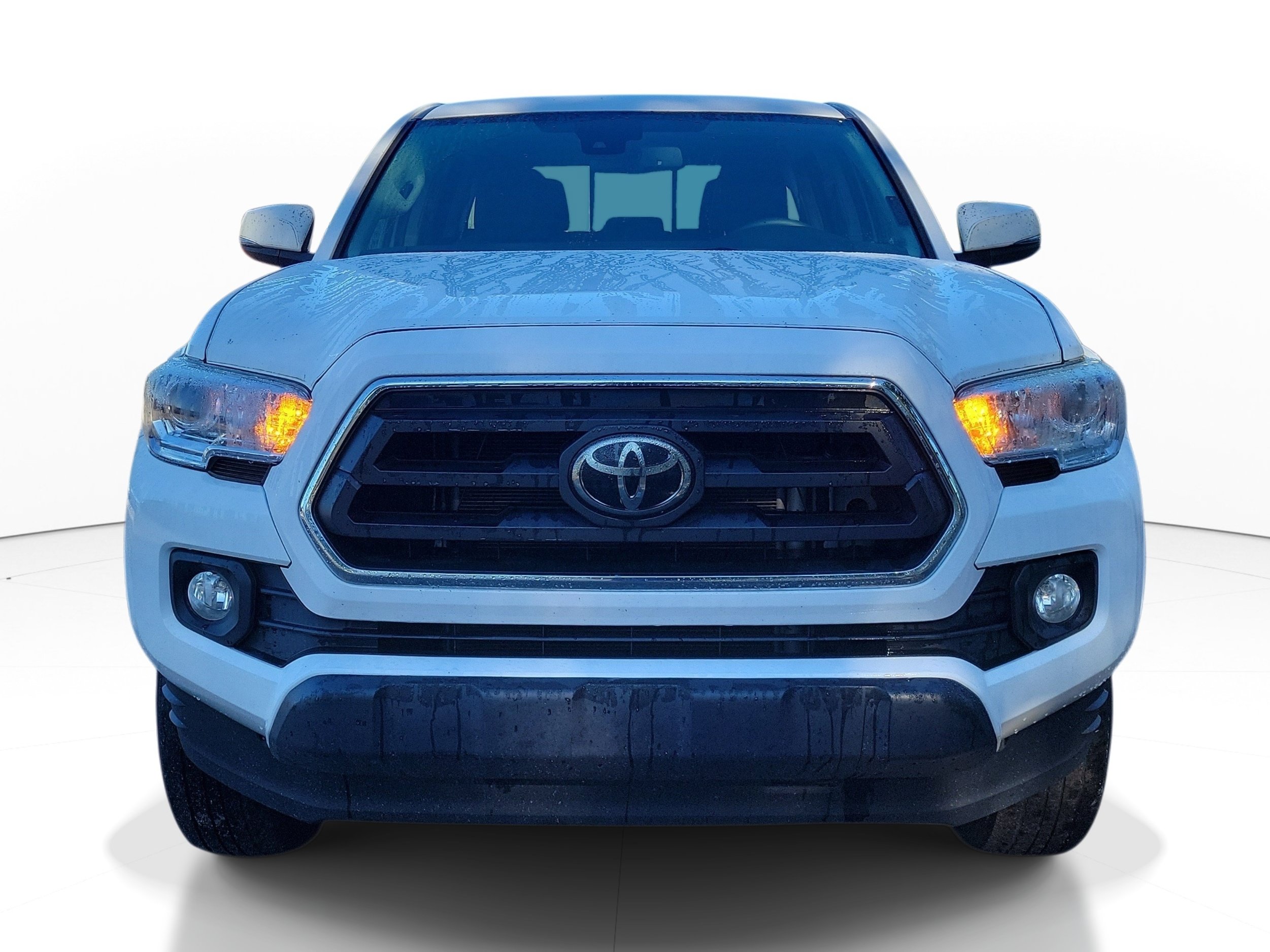 Used 2022 Toyota Tacoma SR5 w/ Technology Package RWD image 2