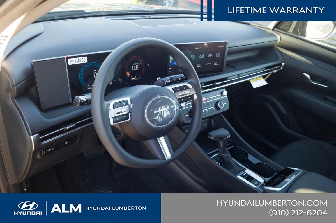 New 2026 Hyundai Tucson SE image 14