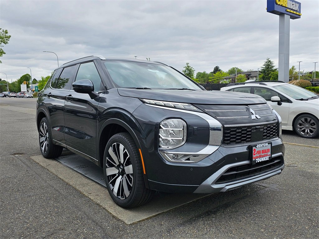 New 2025 Mitsubishi Outlander SEL image 2