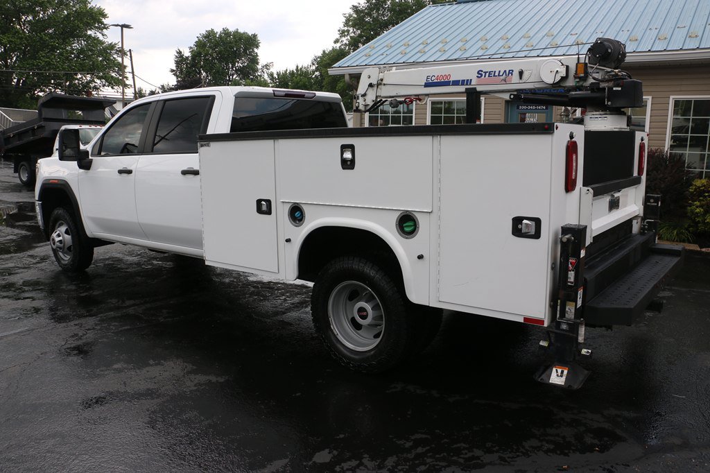 Used 2023 GMC Sierra 3500 Pro w/ Convenience Package AWD/4WD image 3