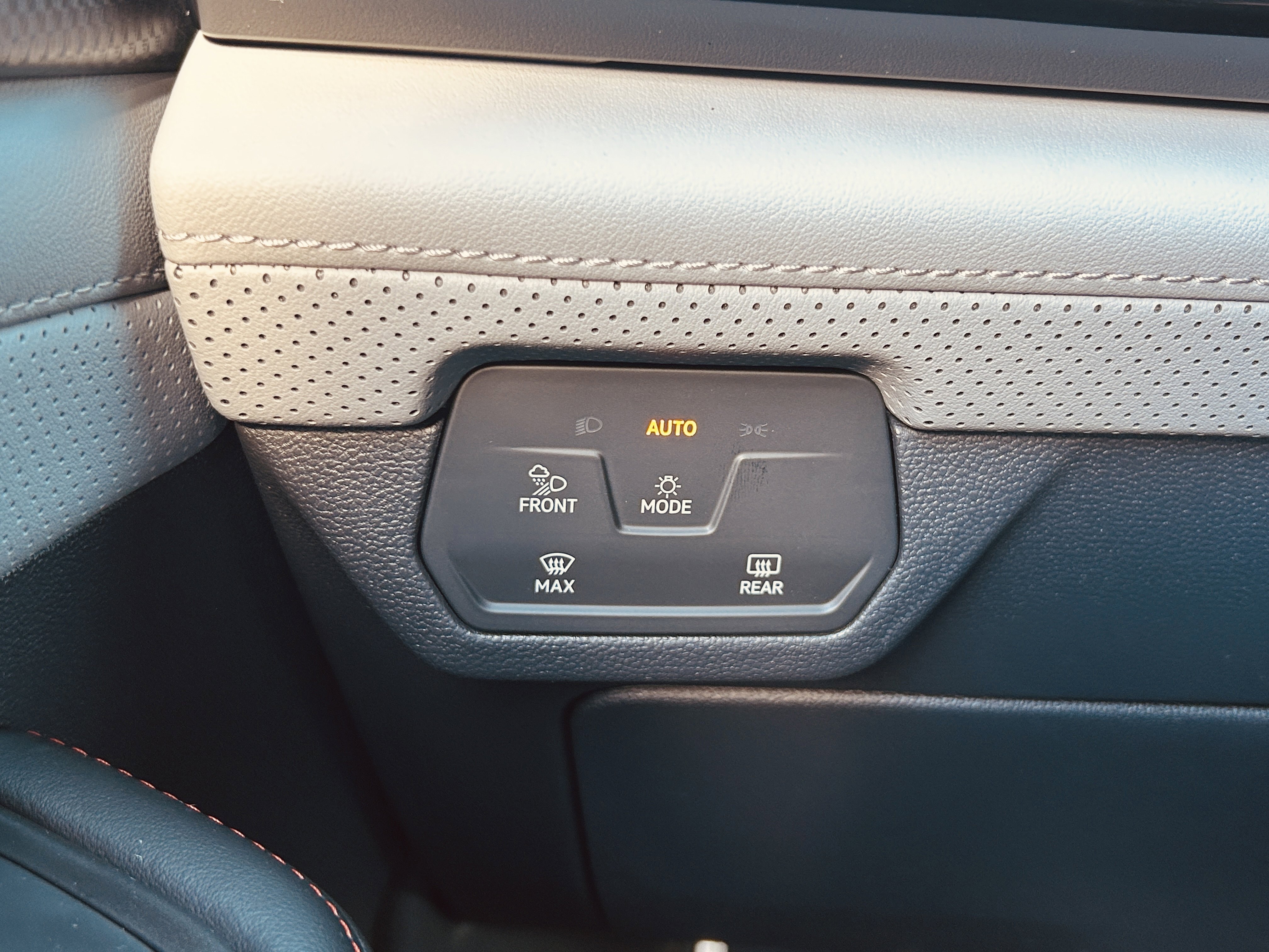 New 2026 Volkswagen Atlas Peak Edition image 16