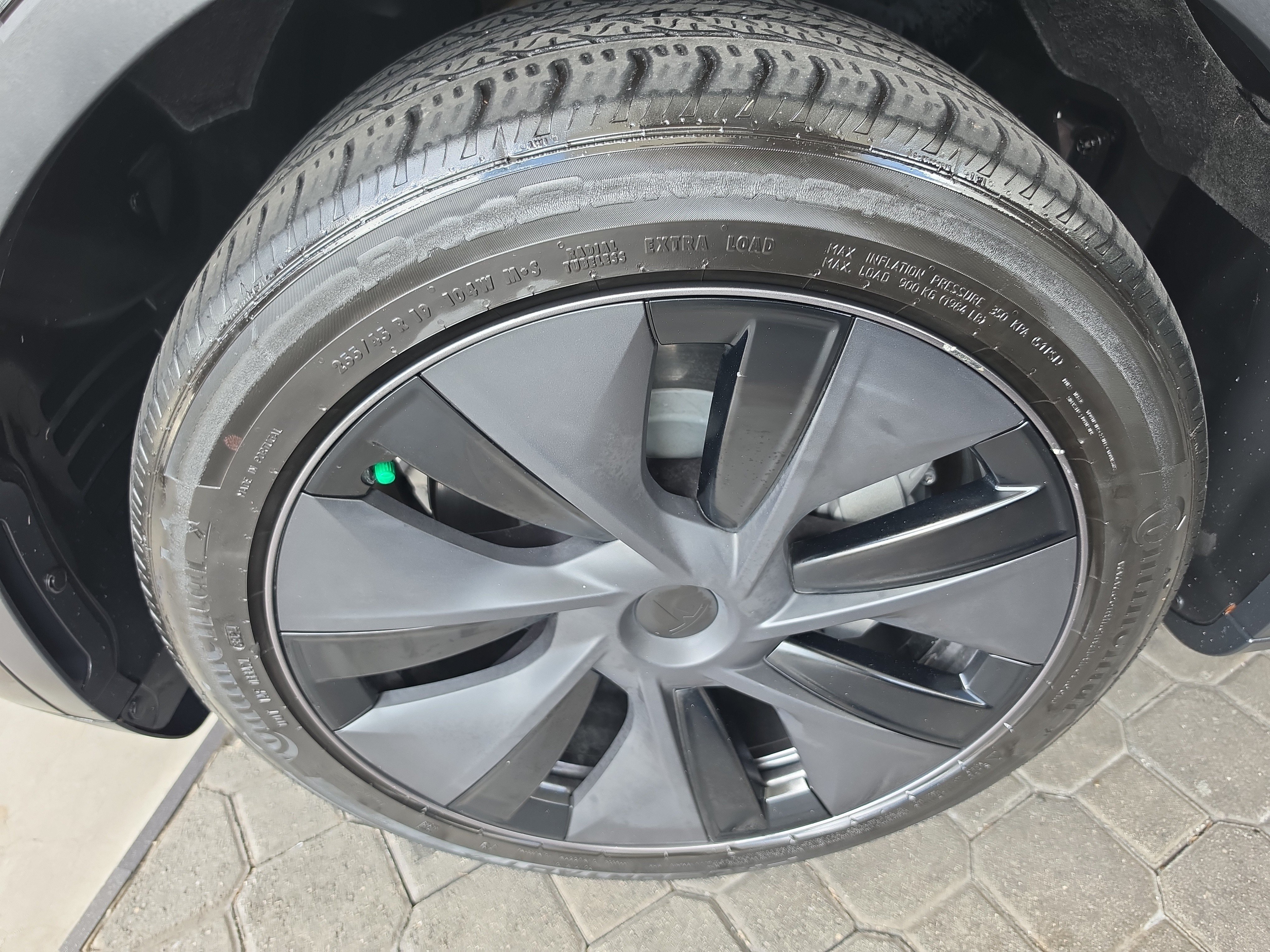Used 2025 Tesla Model Y Long Range RWD image 7