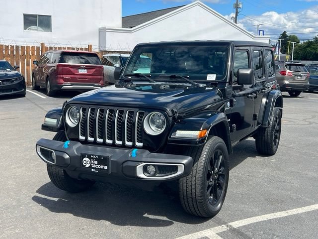Used 2023 Jeep Wrangler Unlimited Sahara AWD/4WD image 3
