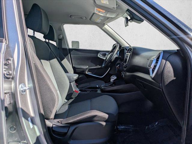 Used 2025 Kia Soul LX w/ LX Technology Package image 18
