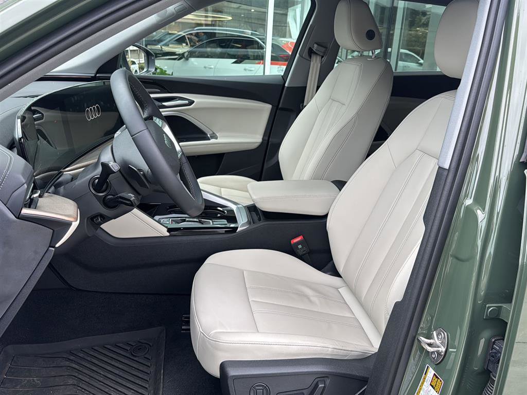 Used 2025 Audi Q5 Premium Plus w/ Premium Plus image 12