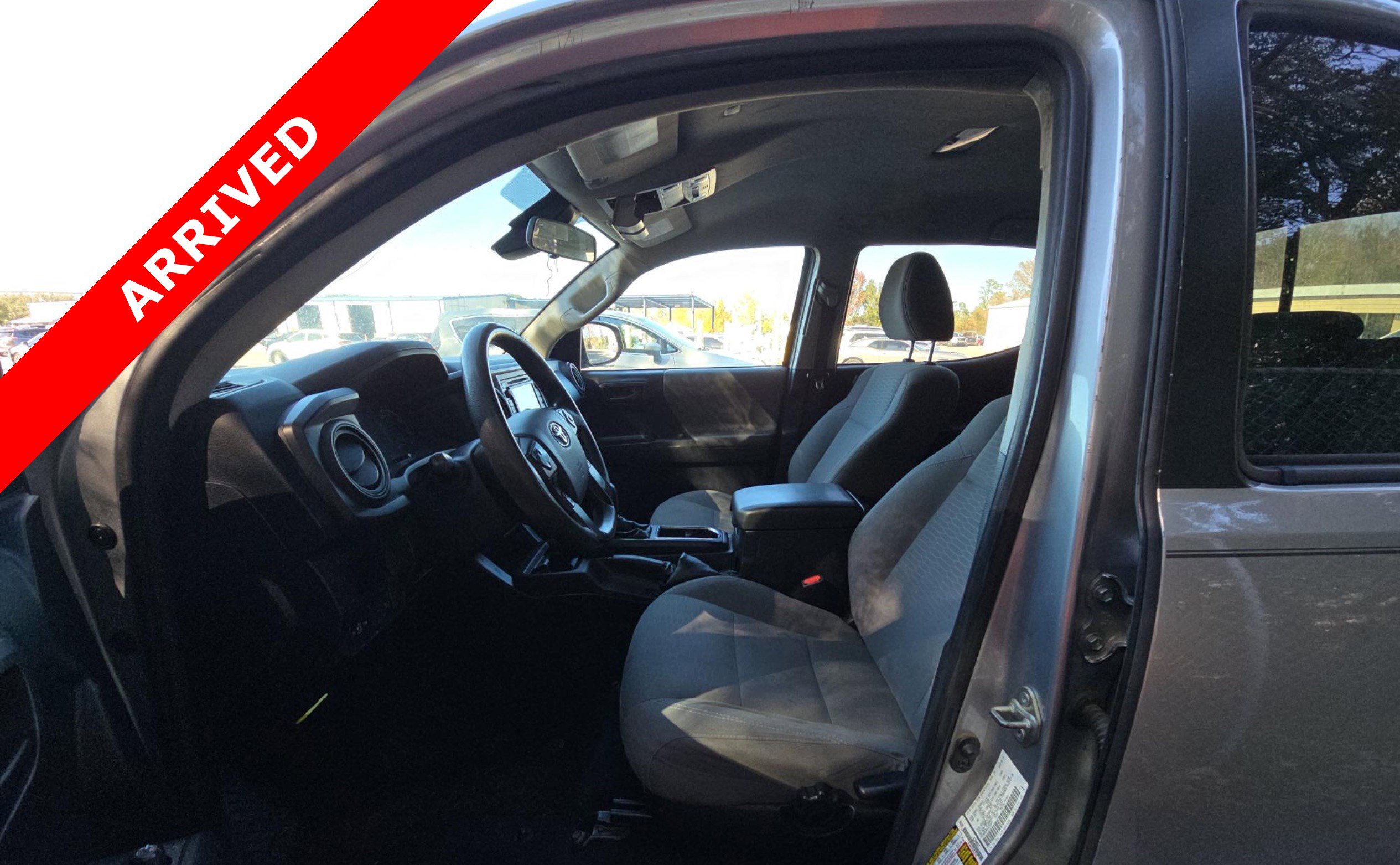 Used 2019 Toyota Tacoma SR w/ SR Convenience Package image 5