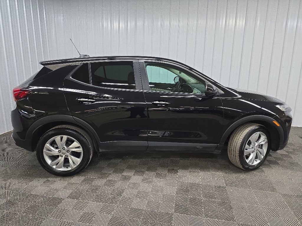 Used 2024 Buick Encore GX Preferred AWD/4WD image 2