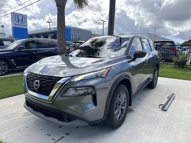Used 2023 Nissan Rogue S AWD/4WD image 3