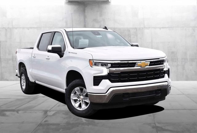 Used 2025 Chevrolet Silverado 1500 LT image 2