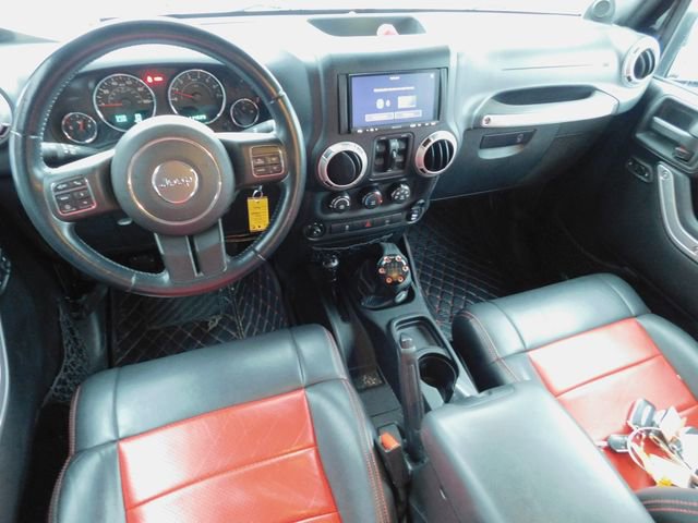 Used 2012 Jeep Wrangler Unlimited Sahara w/ Connectivity Group image 9