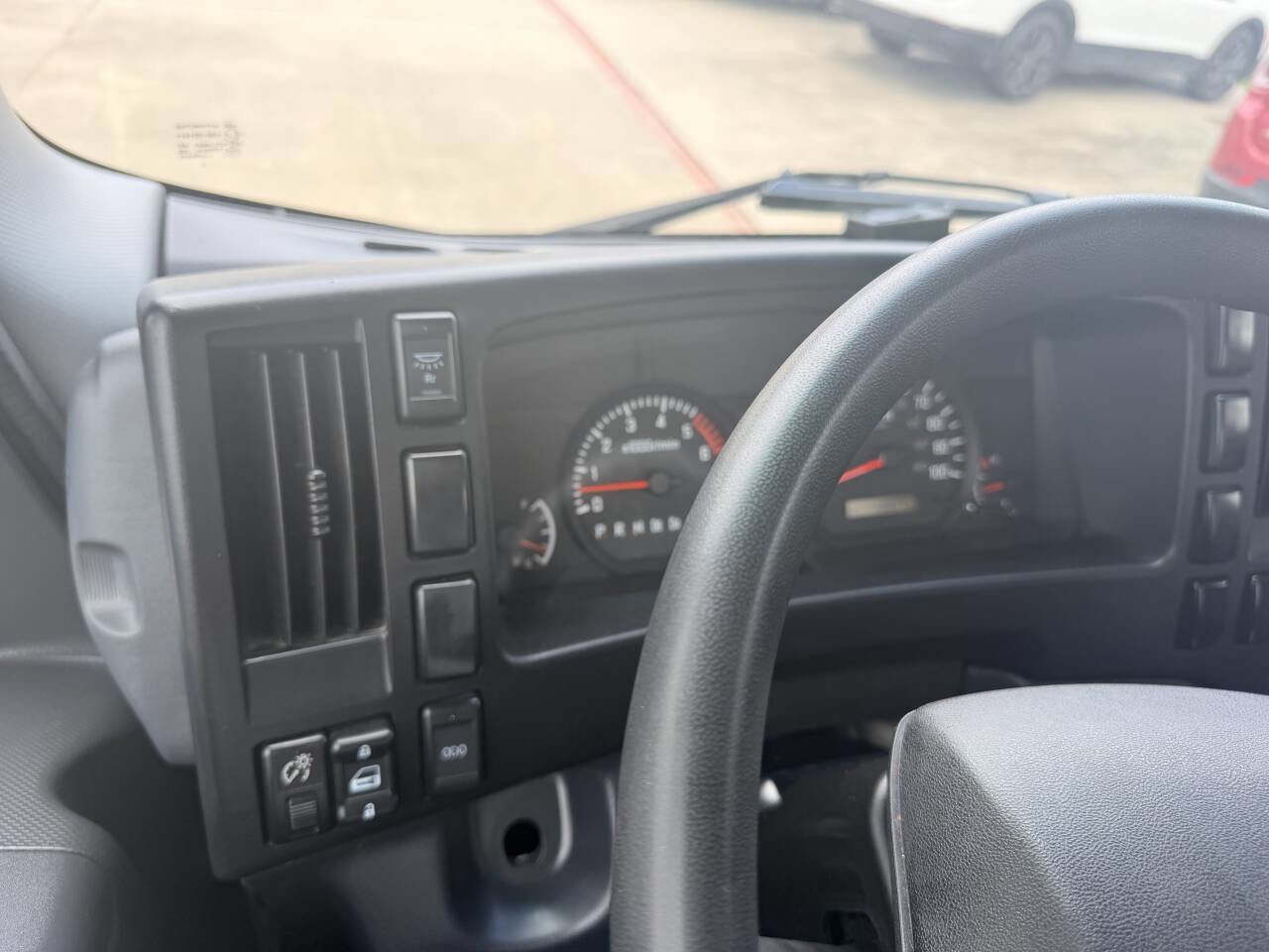 Used 2024 Isuzu NPR RWD image 35