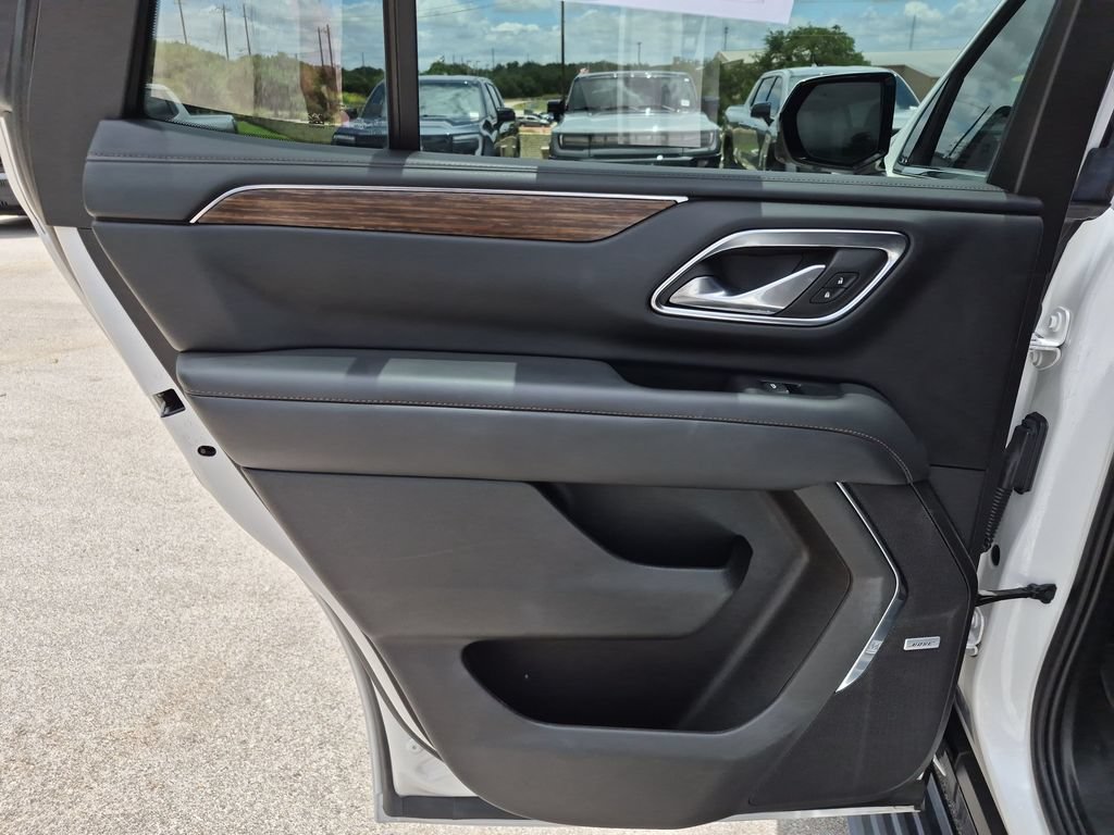 Used 2023 Chevrolet Tahoe High Country w/ Advanced Technology Package AWD/4WD image 36