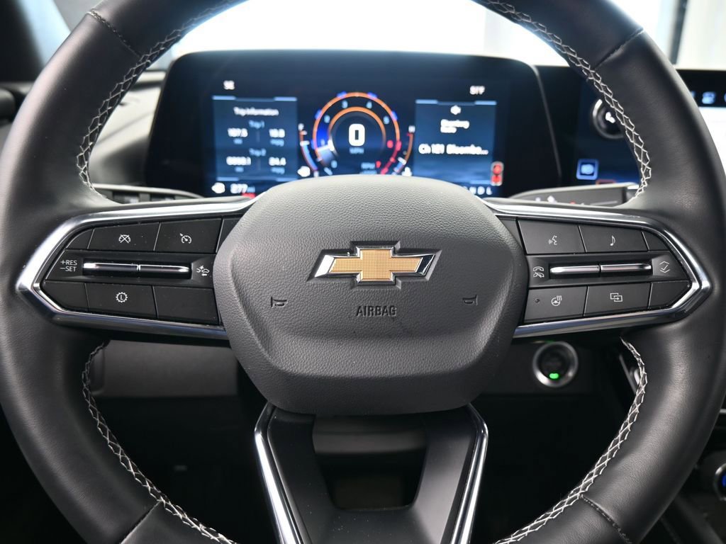 Used 2025 Chevrolet Traverse LT image 28