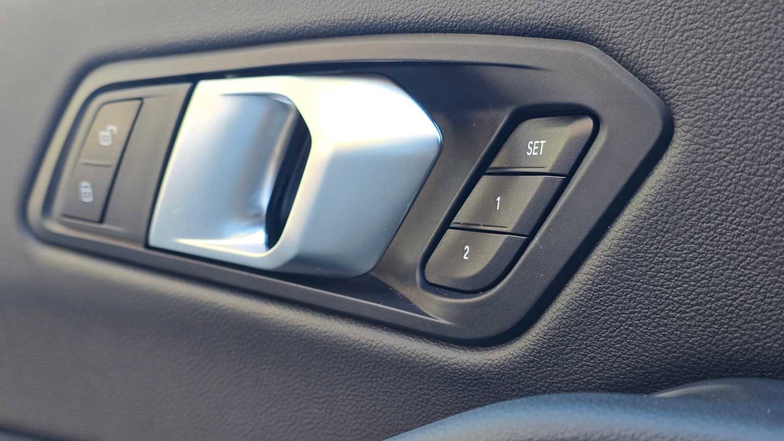 Used 2025 BMW 330i xDrive Sedan w/ M Sport Package image 23