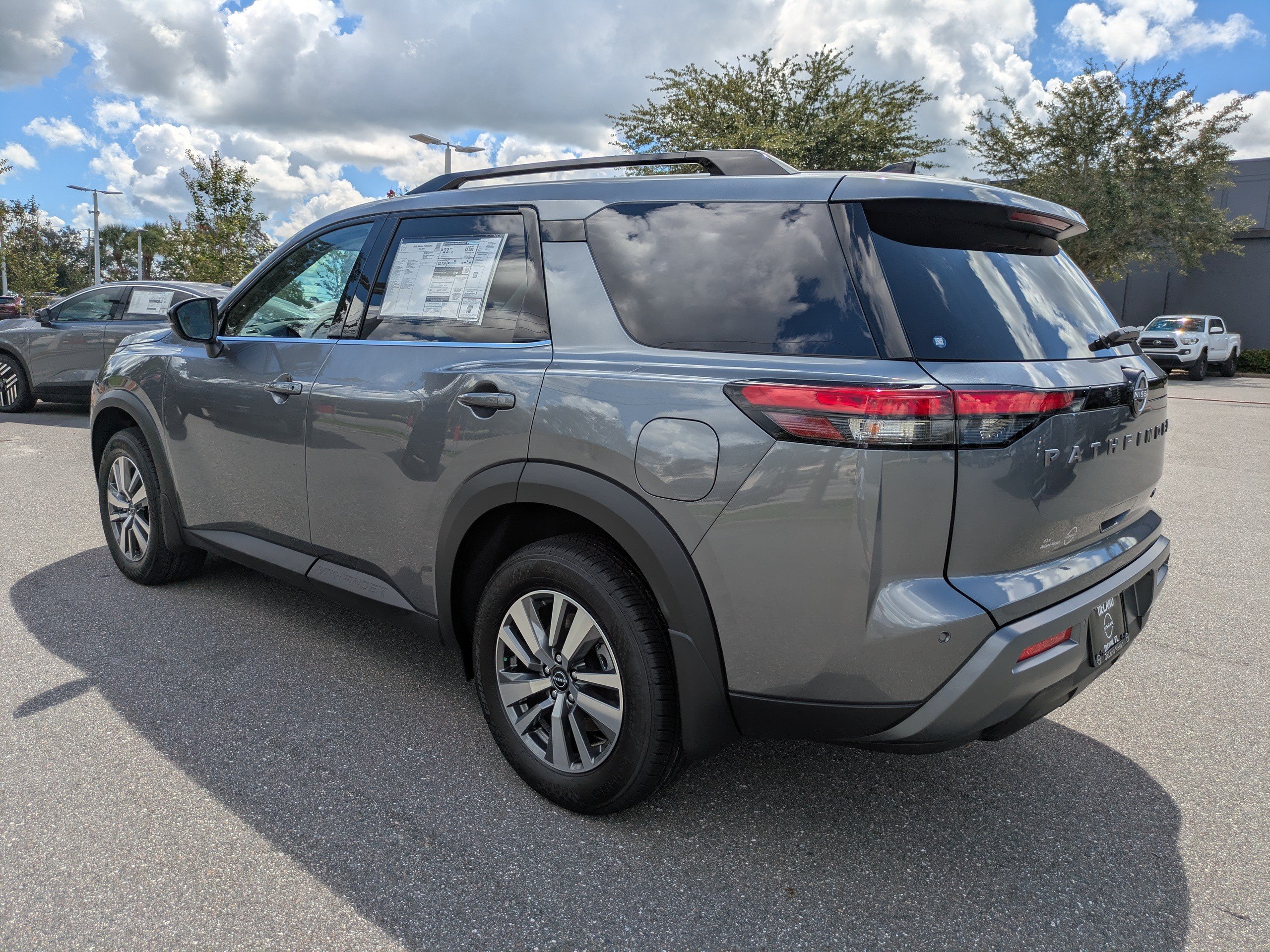 New 2026 Nissan Pathfinder SL FWD image 6