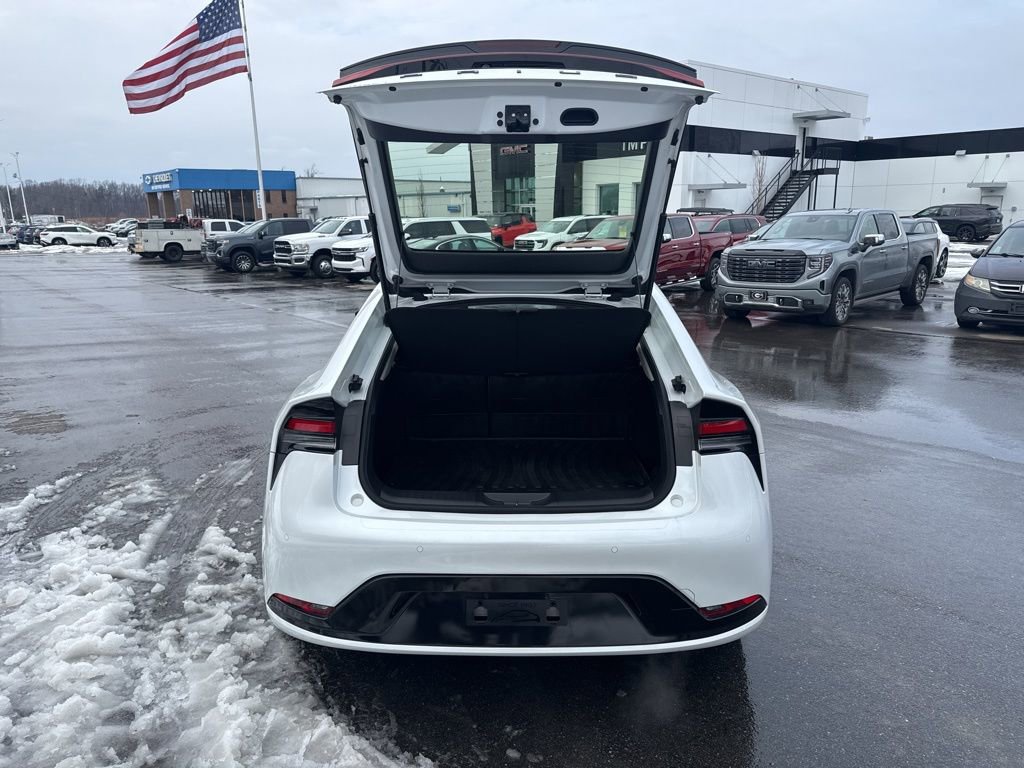 Used 2024 Toyota Prius XLE image 31