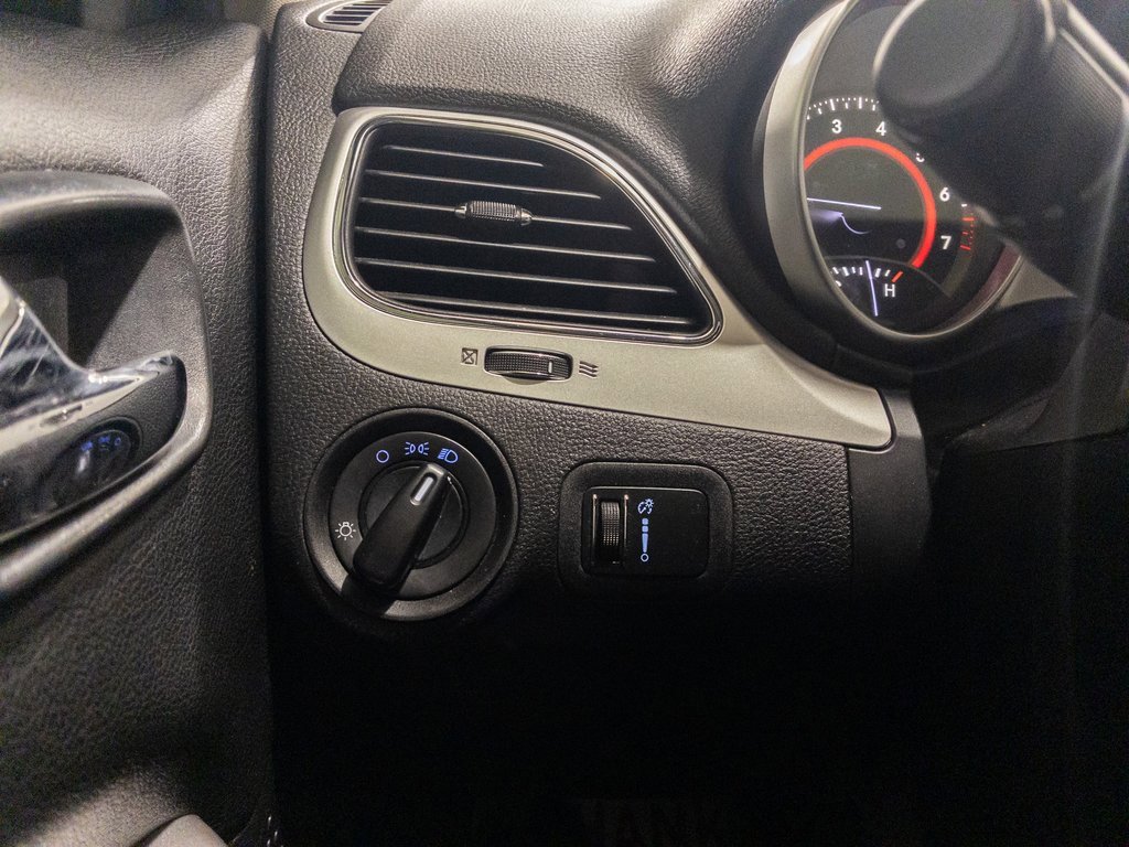 Used 2013 Dodge Journey SE image 22